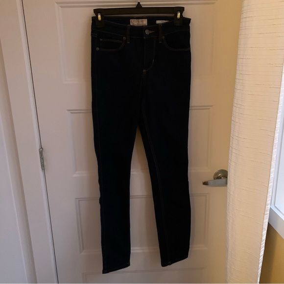 ✨2 for 20$✨Skinny guess jeans dark wash - Picture 5 of 9